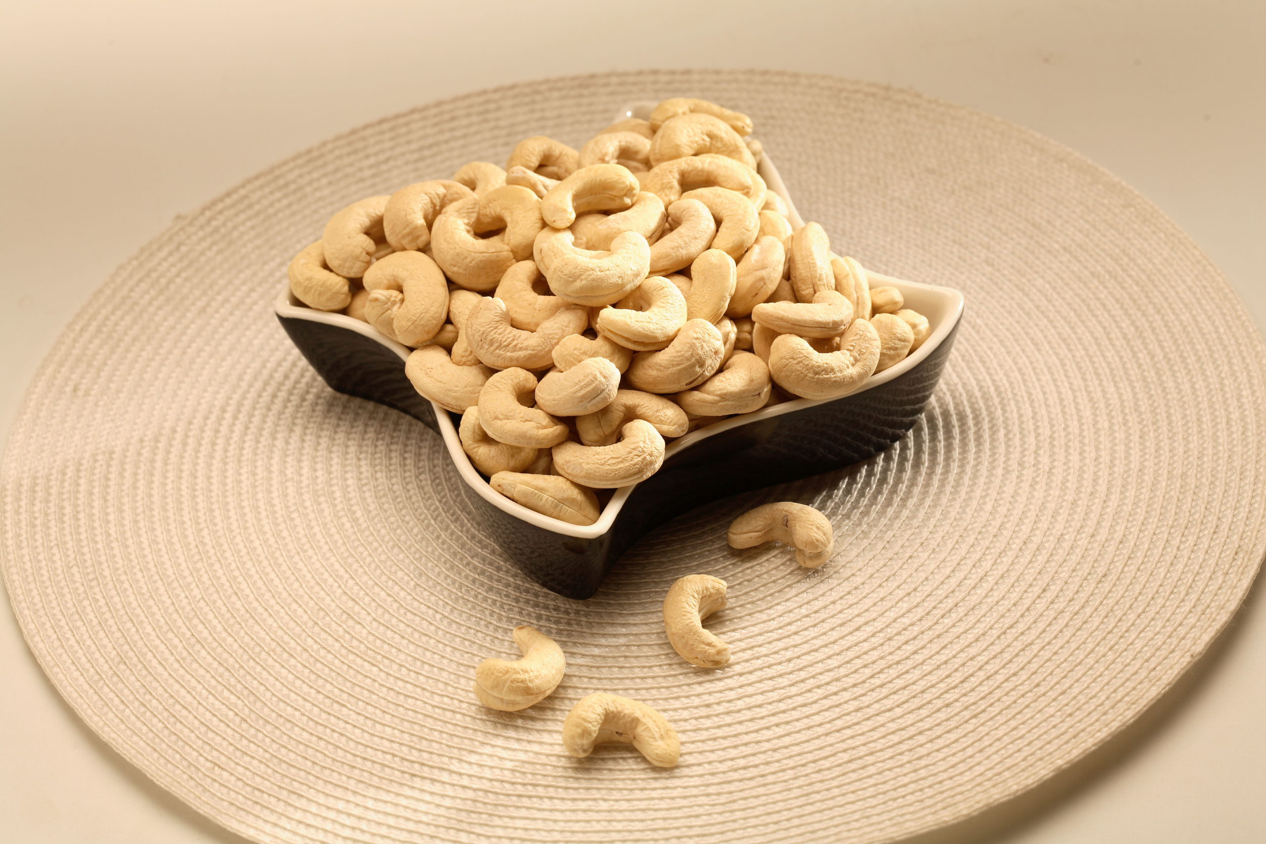 Cashewnuts, health benefits of nuts, Buy cashewnuts online in India, Zantye's cashewnuts