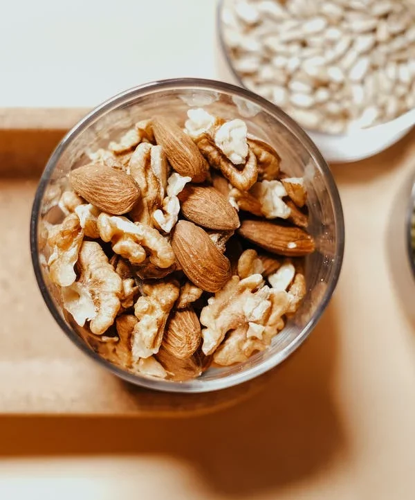 Health Benetfits of Soaked Almonds